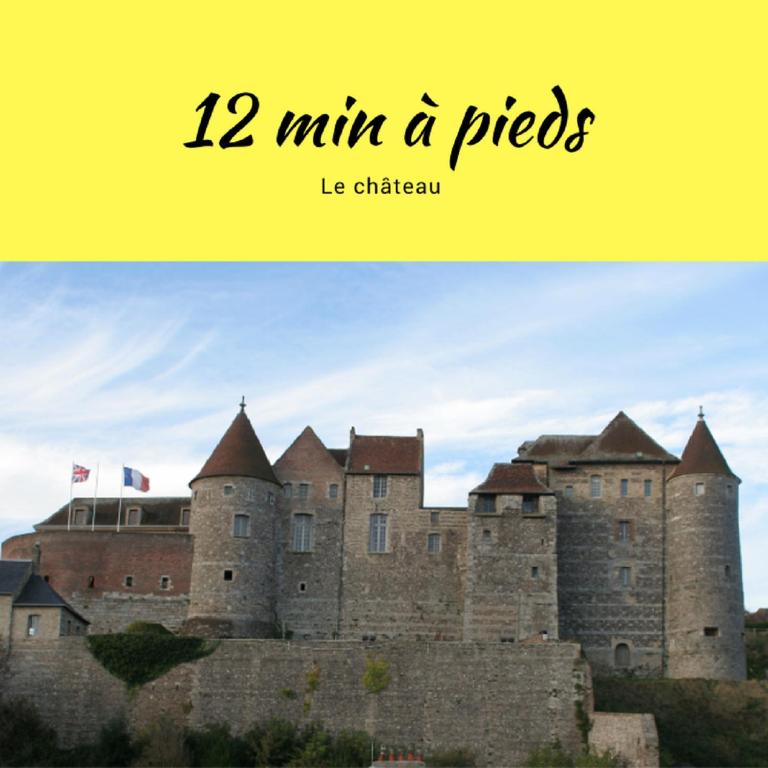 L établissement LA PLAGE A 2 PAS vous propose, 3 Appartements DEUX chambres, 1 appartement une pièce , NETFLIX, lits faits à votre arrivée, serviettes de toilette, Ménage, Wifi, en hyper centre ,Plage à 100m, BOX à Vélos, paiement 3 fois sans frais - Appartement 2 Chambres - 24