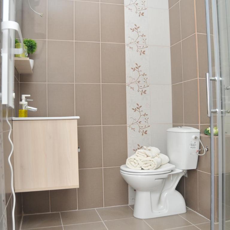 Dvori Apartments - One-Bedroom Apartment - 2