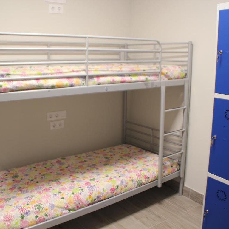 Albergue Logroño Centro - Habitación Familiar con baño privado - 2