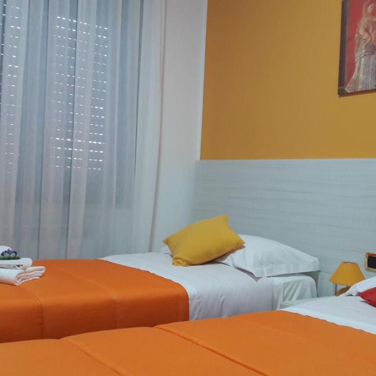B&B Cornelia - Camera Doppia con Letti Singoli con Bagno Privato - 5