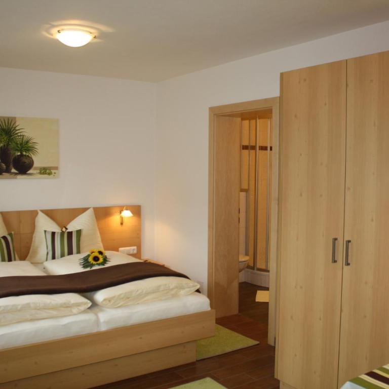 Zimmervermietung Babsy - Standard Doppelzimmer mit Balkon - 19