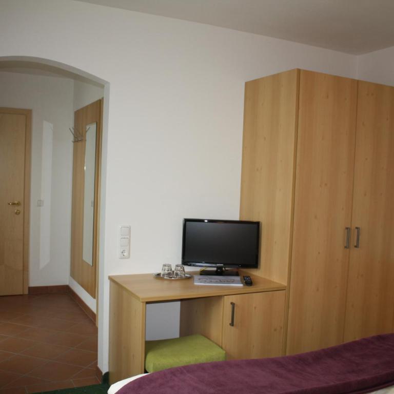 Zimmervermietung Babsy - Standard Doppelzimmer mit Balkon - 26