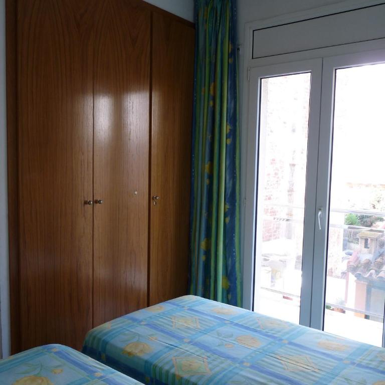Apartaments Tropic - Two-Bedroom Apartment with Side Sea View (4-5 Adults) - 9