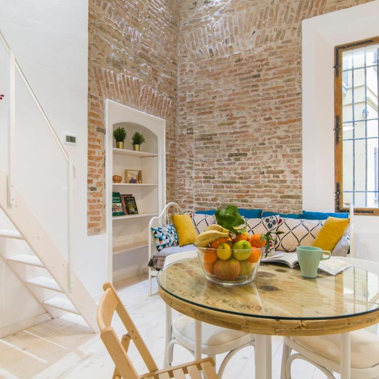 GuestHost - University Loft Apartment - Loft - 6
