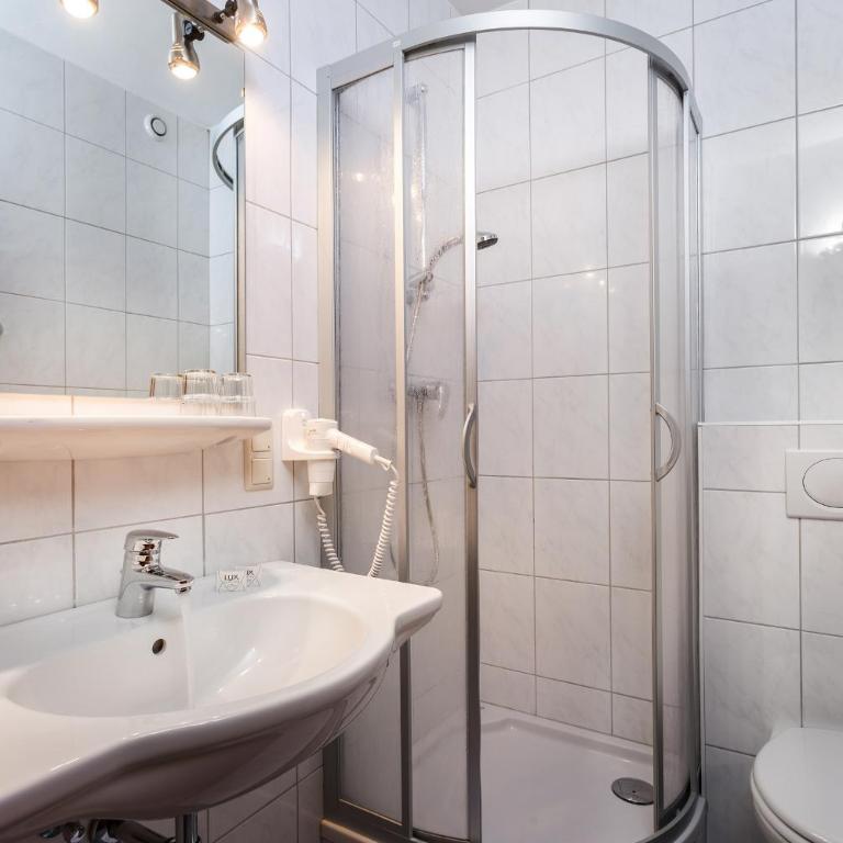 Pension Margarete - Doppelzimmer mit Balkon und Talblick - 7