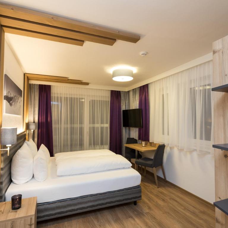 The Ischgl Lodge - Doppelzimmer mit Balkon - 2