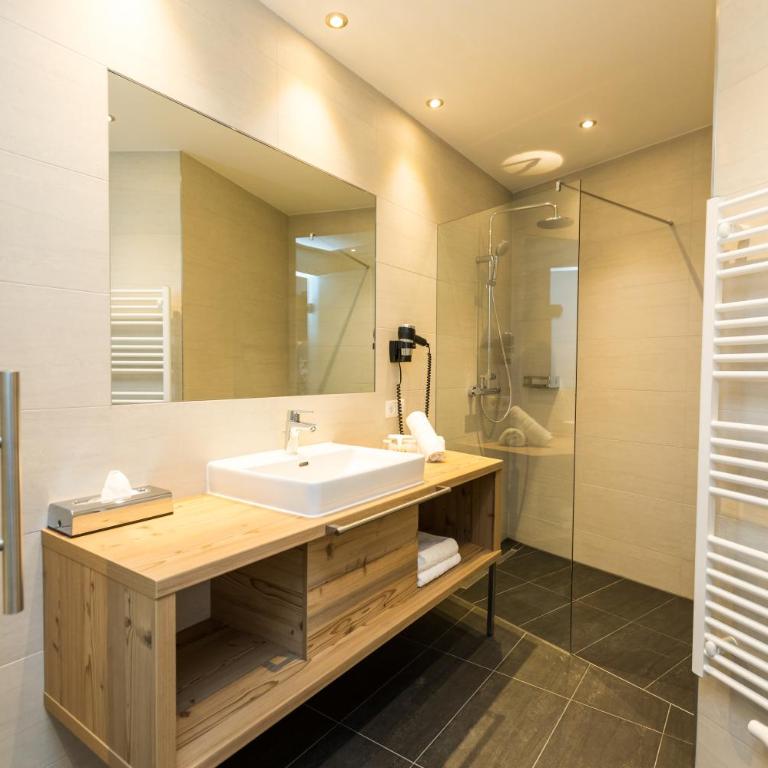 The Ischgl Lodge - Deluxe Doppelzimmer mit Balkon - 1