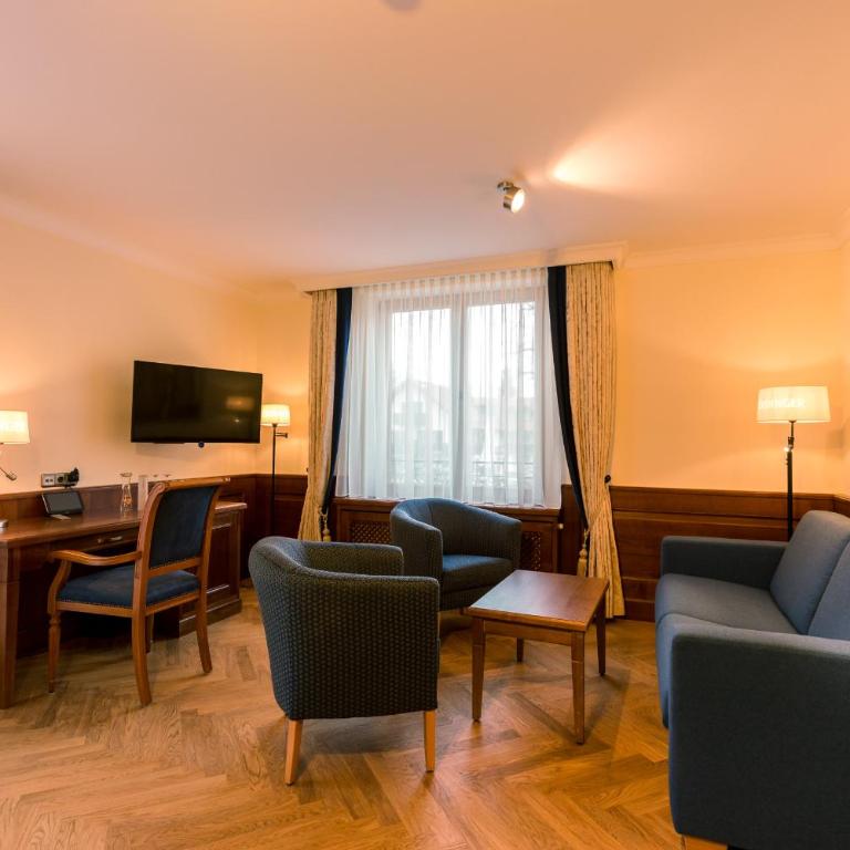 Hotel & Gaststätte zum Erdinger Weißbräu - Junior Suite - 4