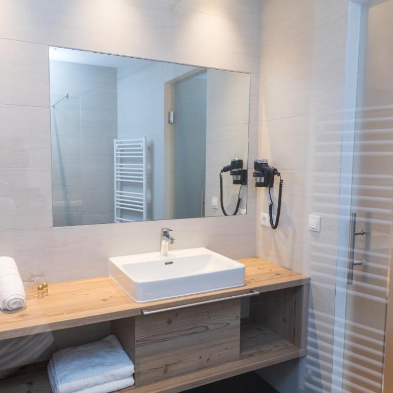 The Ischgl Lodge - Doppelzimmer mit Balkon - 3
