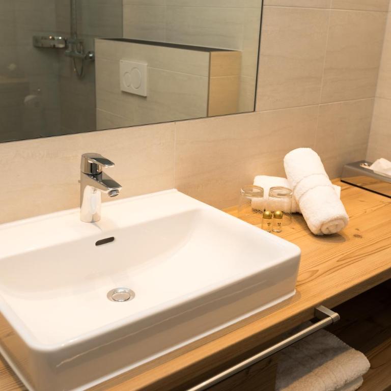 The Ischgl Lodge - Doppelzimmer mit Balkon - 4