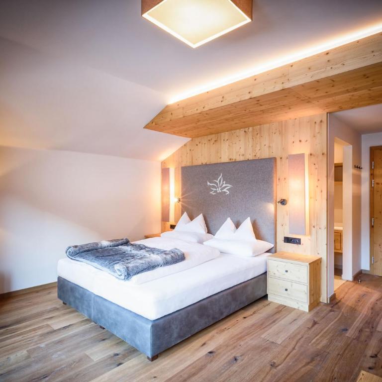 Hotel & Chalets Edelweiss - Camera Matrimoniale con Balcone - 4