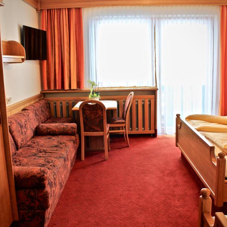 Hotel Druschhof - Dreibettzimmer mit Dusche - 1
