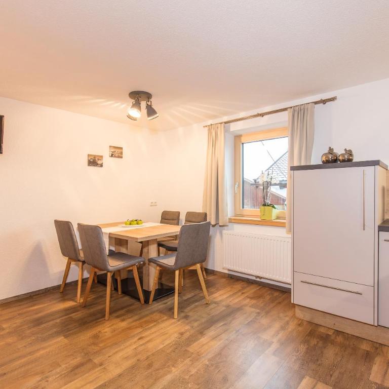 Haus Maria - Apartment mit Balkon - 12