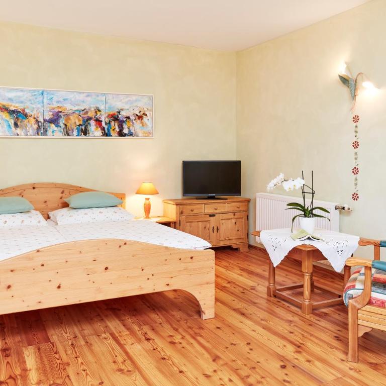 Hotel Garni Schöne Aussichten - Doppelzimmer mit Gartenblick - 3