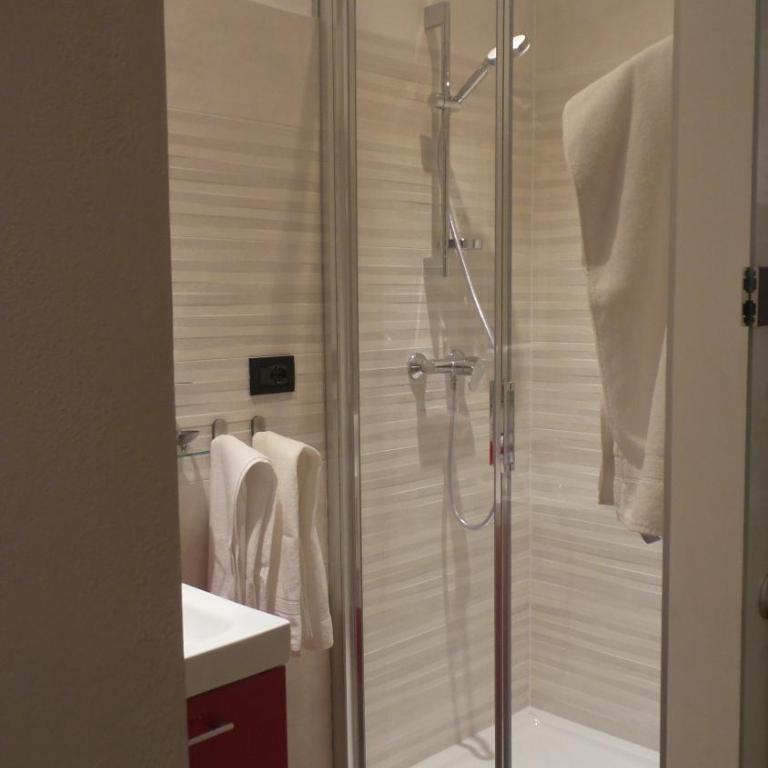 B&B Garda 4U - Junior Suite con Bagno Privato e Giardino - 14