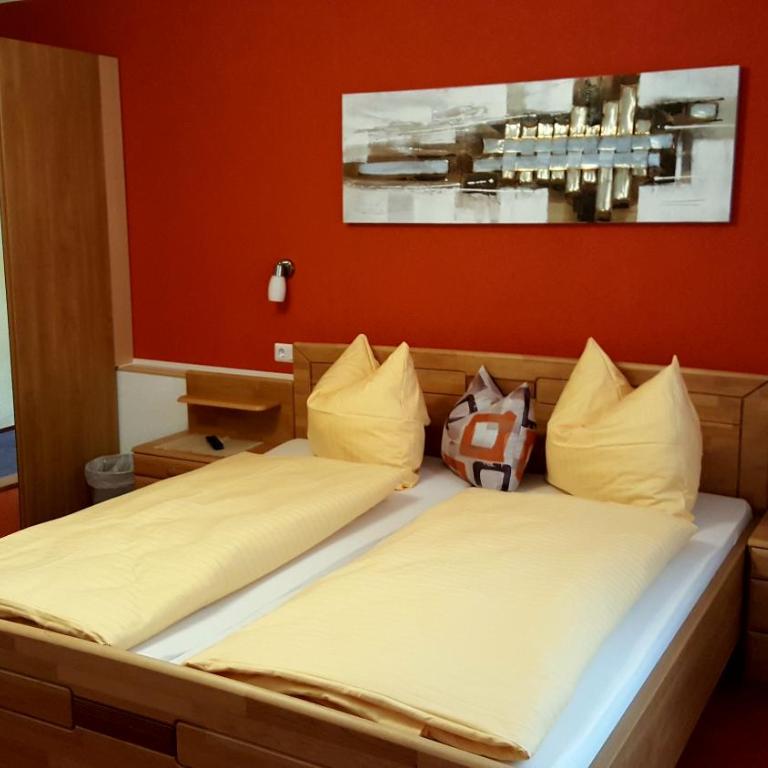 Hotel Pension Oswald - Doppelzimmer mit Balkon - 2