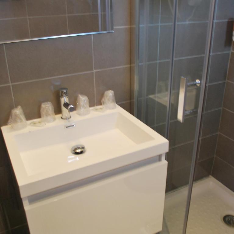 Hotel Bleu Azur - Chambre Double ou Lits Jumeaux Standard avec Balcon - 3