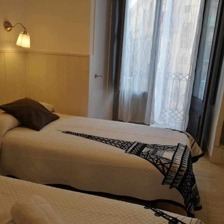 Hostal Dragonflybcn - Twin Room - 3