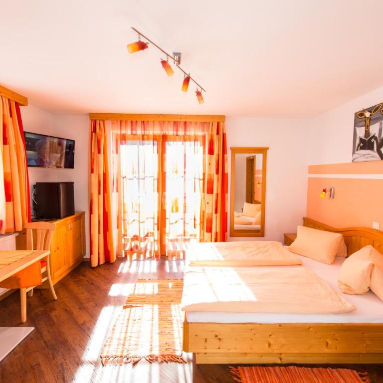 Maria's Sonnenquartier - Doppelzimmer mit Balkon - 2