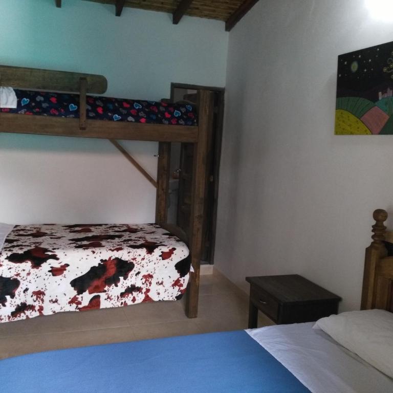 Sergeant Pepper's Hostel - Superior Family Room - 5