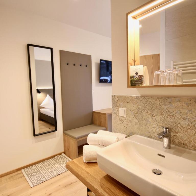 Landhotel Laudersbach - Comfort Plus Doppelzimmer - 2