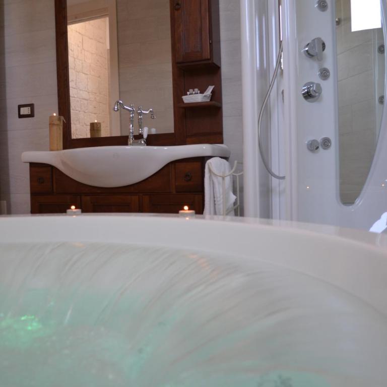 Masseria Torricella - Suite con Vasca Idromassaggio - 3