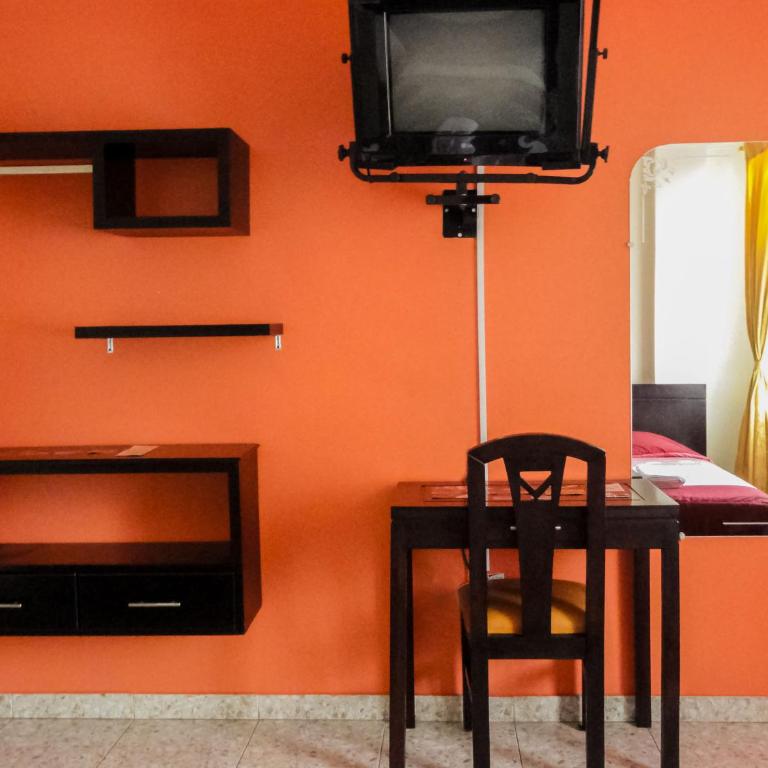 Hostal La Rosa Otavalo - Habitación Triple con baño privado - 5