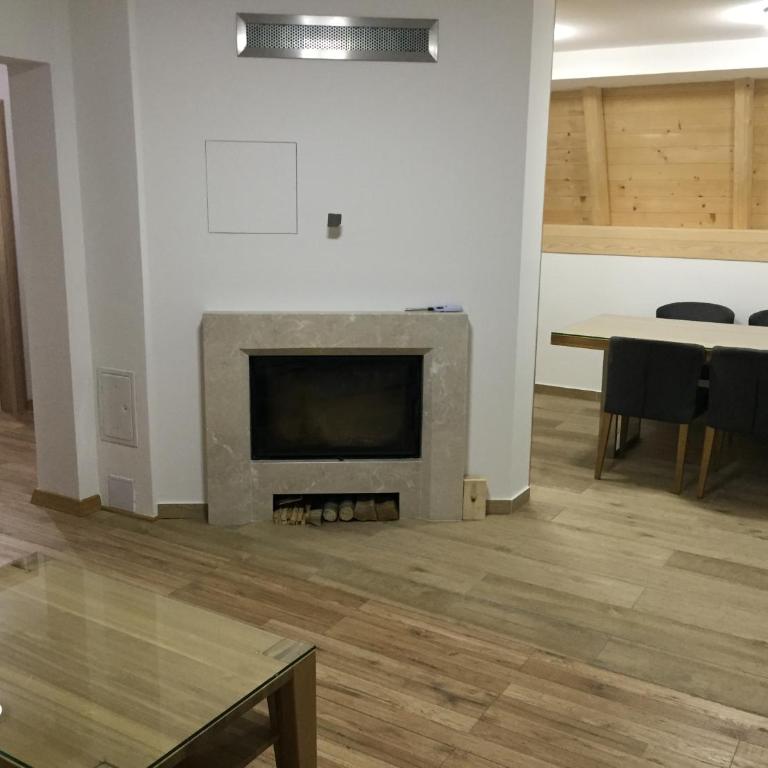 Zimska Bajka - One-Bedroom Apartment - 13