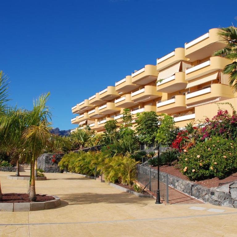 Panoramic & Family at Playa la Arena - Two-Bedroom Apartment - 16