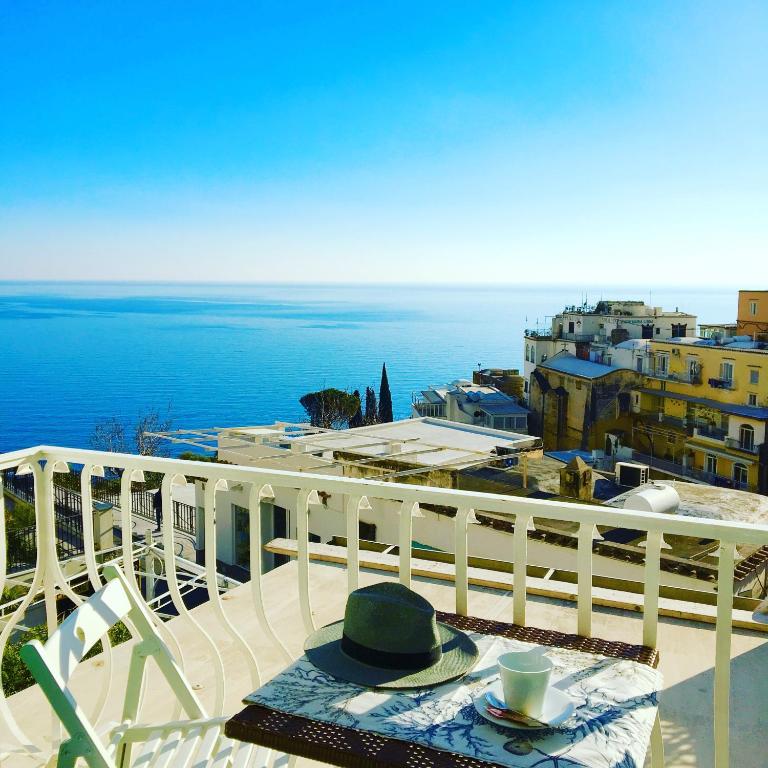 Hotel Villa Delle Palme in Positano - Camera Matrimoniale/Doppia con Letti Singoli con Balcone - 2