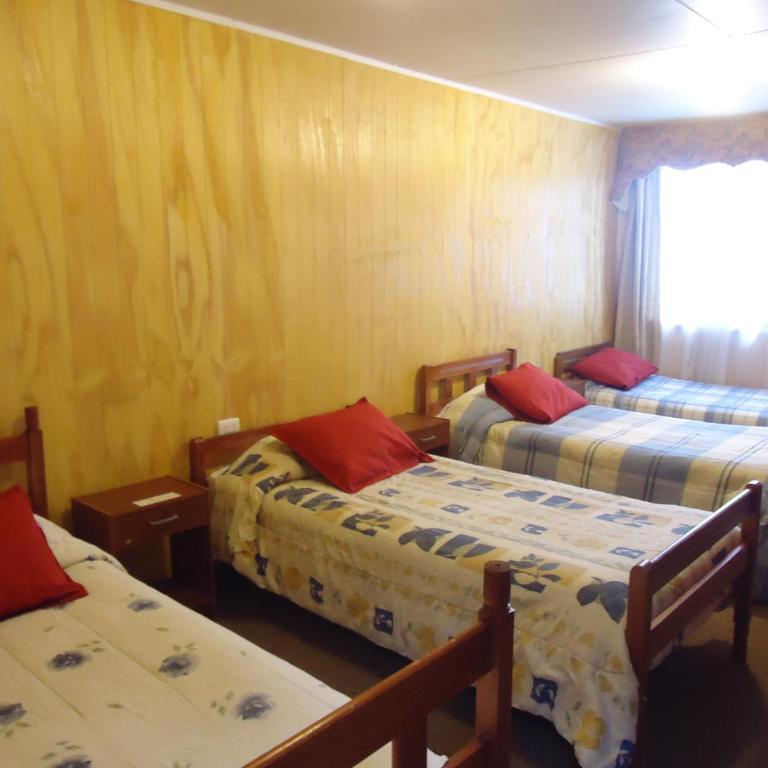 HOTEL CASAGRANDE con estacionamiento EXCLUSIVO y estamos a 50 MTS del Terminal de Buses - Habitación Familiar con baño privado - 13