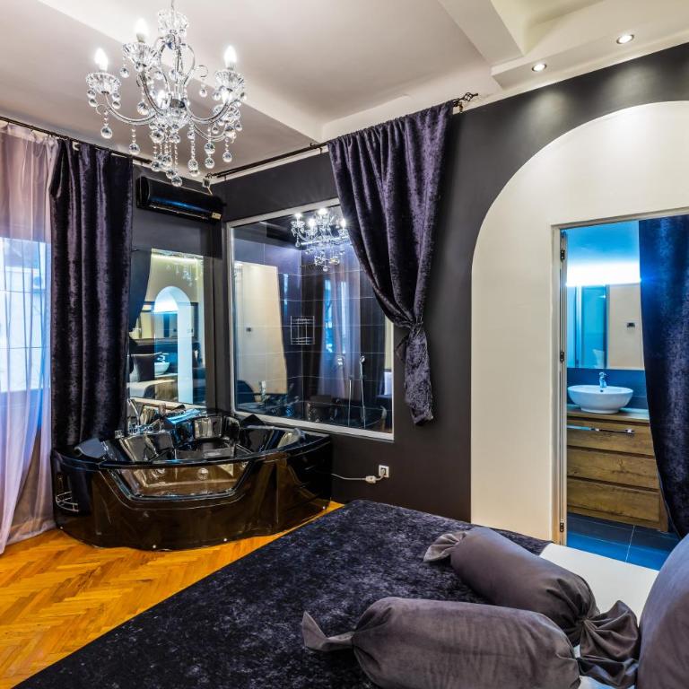 Ben Akiba Luxury Suites - Superior Suite with Hot Tub - 6