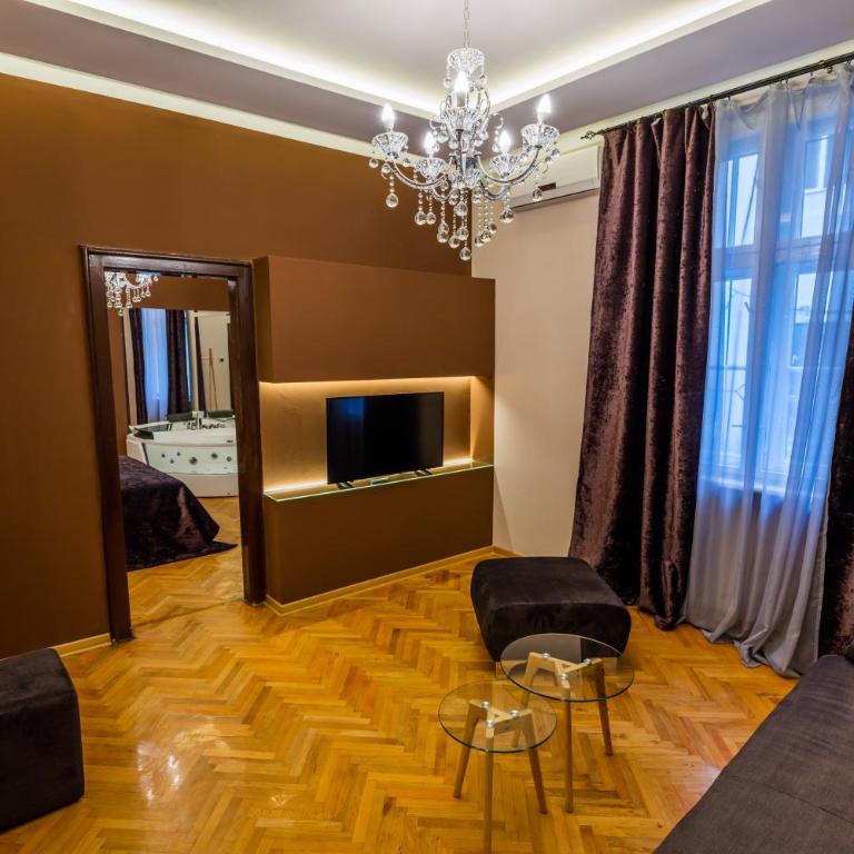 Ben Akiba Luxury Suites - Superior Suite with Hot Tub - 5