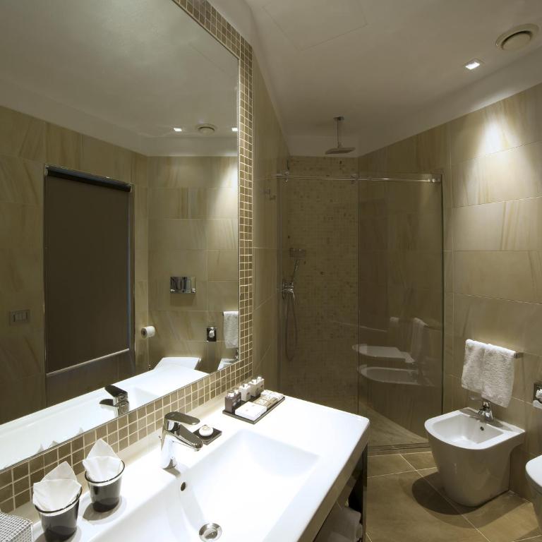 Harry's Bar Trevi Hotel & Restaurant - Camera King Standard - 2