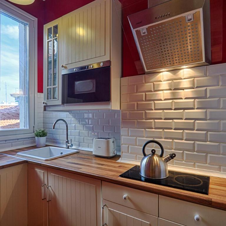 LEEWAYS APARTMENT in MANCEBOS - Apartamento - 4