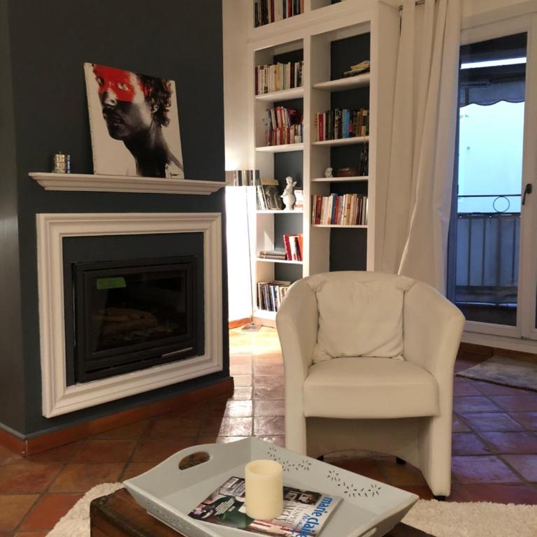 Perrine Duplex - Apartment - Split Level With 2 Bathrooms - 5
