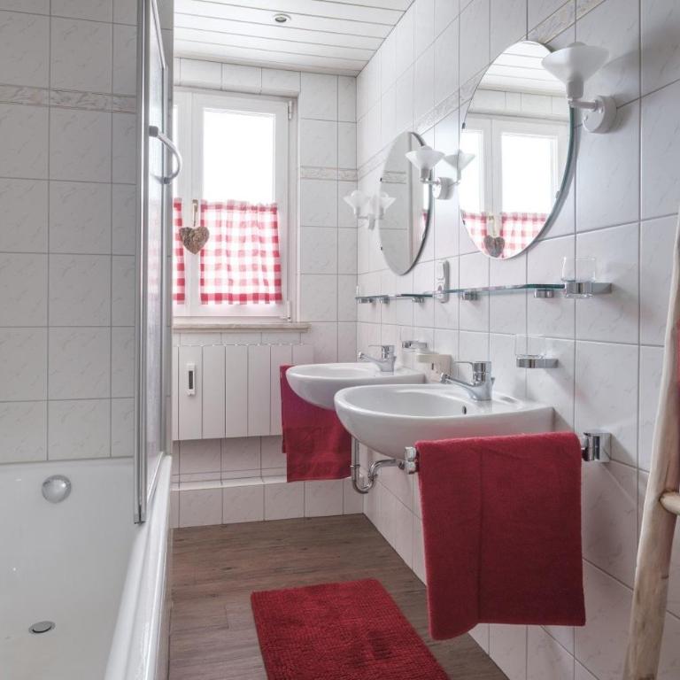 Ferienwohnungen dorfhaus - Three-Bedroom Apartment (Vielplatz) - 8