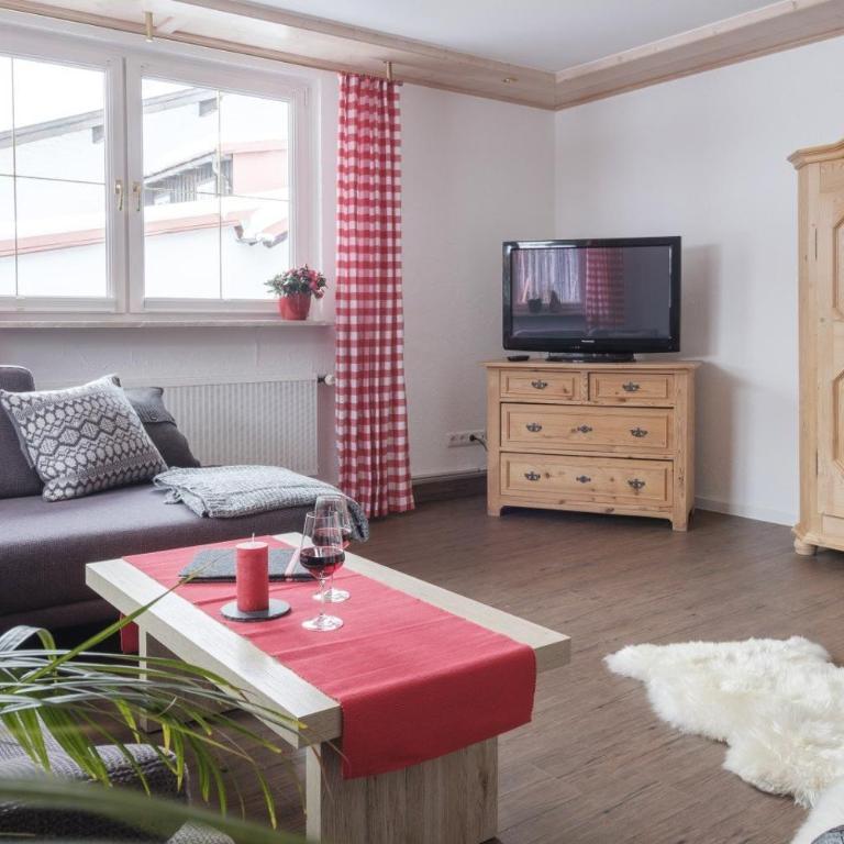 Ferienwohnungen dorfhaus - Three-Bedroom Apartment (Vielplatz) - 4