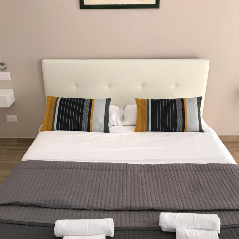 Juna's guest house - Double Room with Private Bathroom - 25