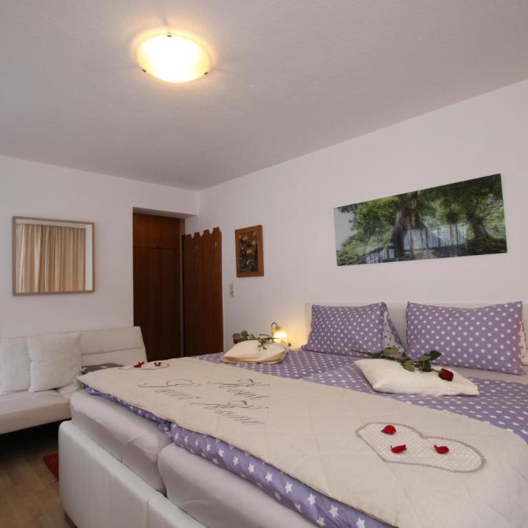 Pension Garni Gerhard - Doppelzimmer mit Balkon - 23