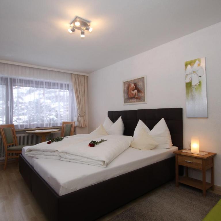 Pension Garni Gerhard - Doppelzimmer mit Balkon - 3