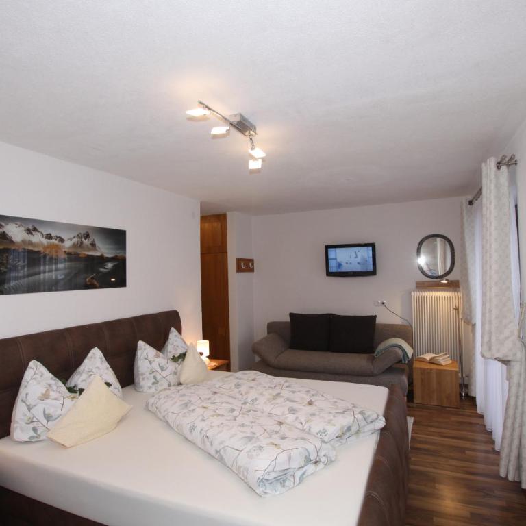 Pension Garni Gerhard - Doppelzimmer mit Balkon - 16