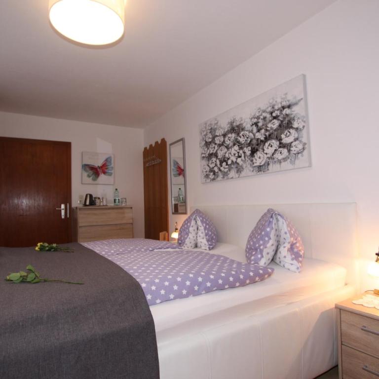 Pension Garni Gerhard - Doppelzimmer mit Balkon - 22