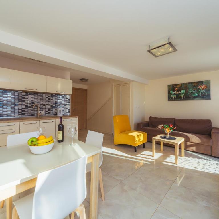 Galija lux Petrovac - Apartman sa Pogledom na More - 3
