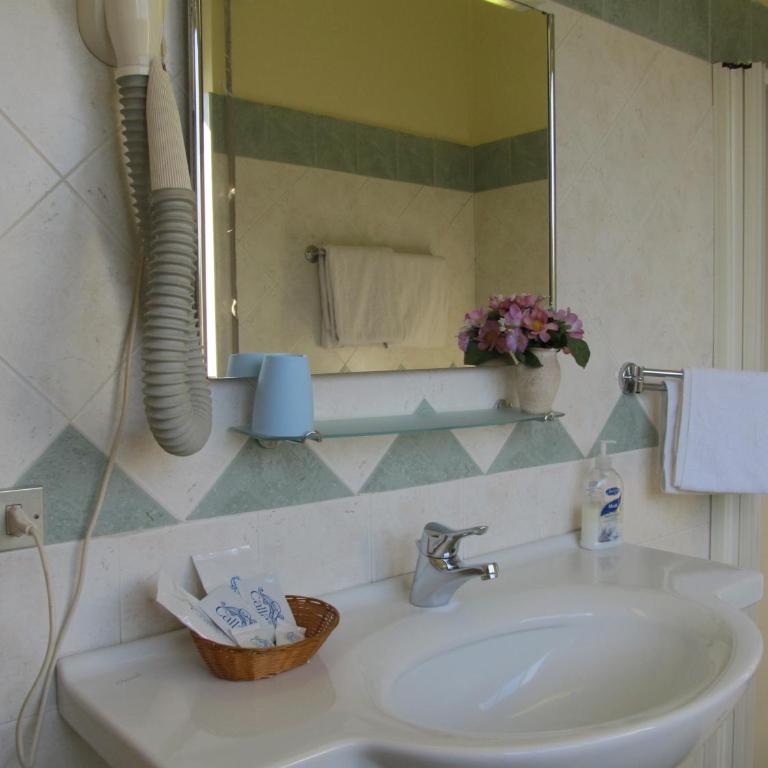 Hotel La Bussola - Camera Tripla Comfort - 15