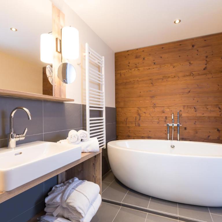 Alpenhotel Tirolerhof - Suite mit Bergblick - 1