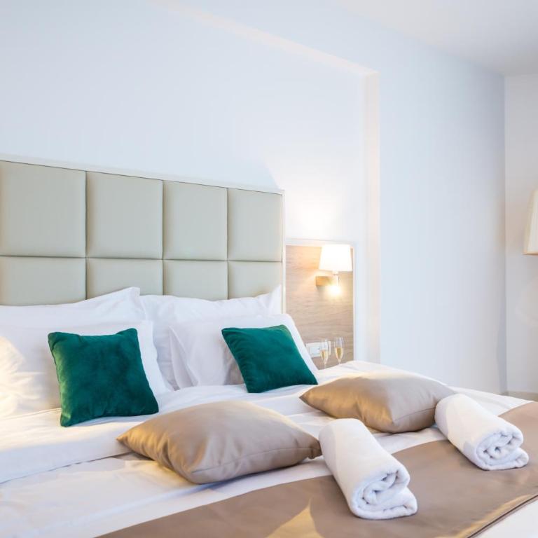 Hotel Kadmo by Aycon - Deluks Dvokrevetna soba sa Bračnim Krevetom, Balkonom i Pogledom na More - 6