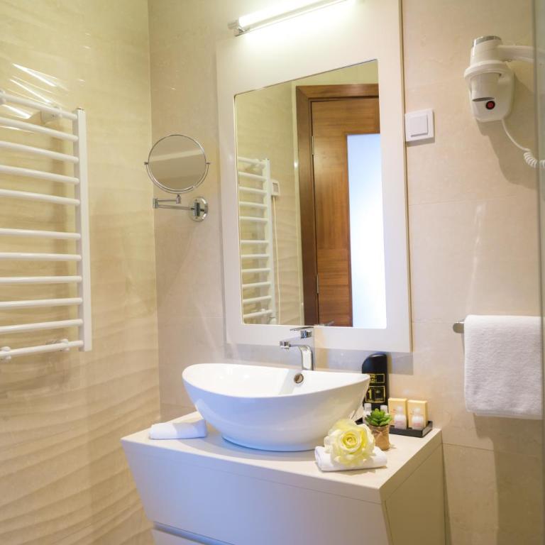 Hotel Kadmo by Aycon - Dvokrevetna Soba sa Bračnim Krevetom/Zasebnim Krevetima i Balkonom - 8