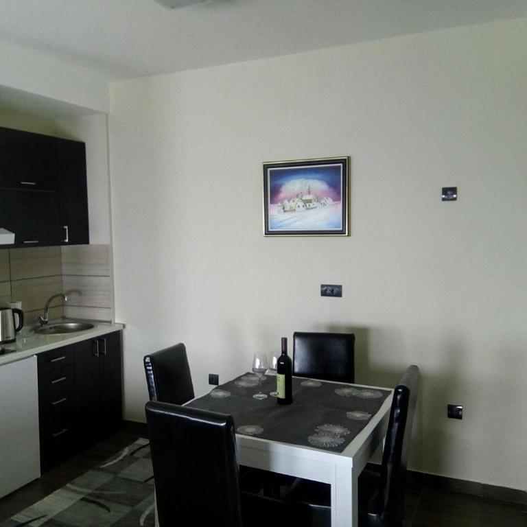Apartment Penjisevic - Apartment with Mountain View - 1