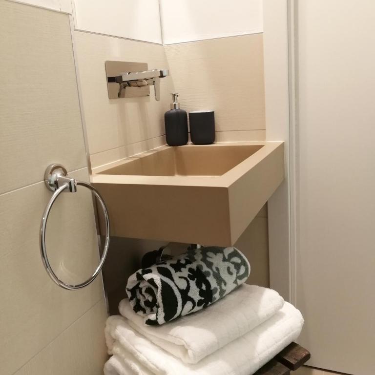 Sleep & Fly - Twin Room - 12